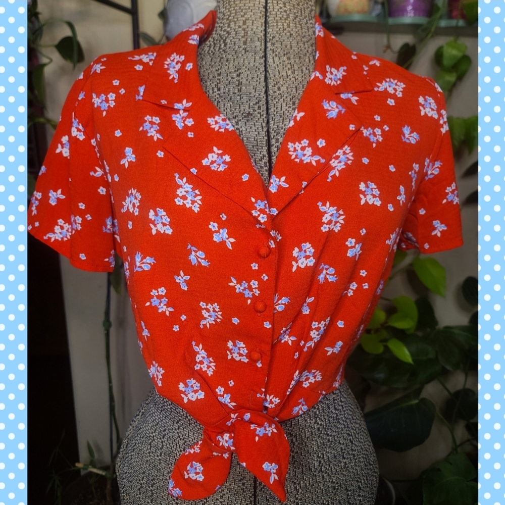 Forever 21 floral button up blouse with tie up front size SMALL